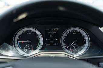 Škoda Superb iV Combi 1.4 TSI PHEV STYLE DSG -PLUG IN HYBRID - 11