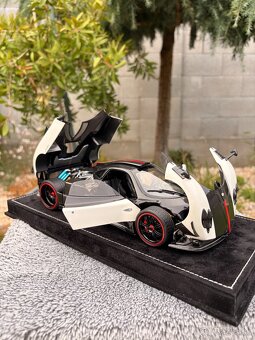 Almost Real / Pagani Zonda Cinque / 1:18 - 11