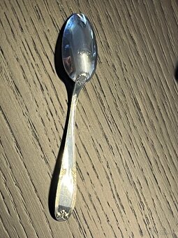 Starožitná strieborná lyžička - 11