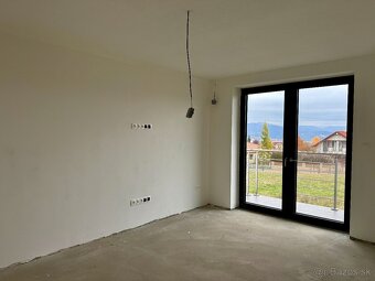 Na predaj moderný rodinný dom s výhľadom na mesto - 11