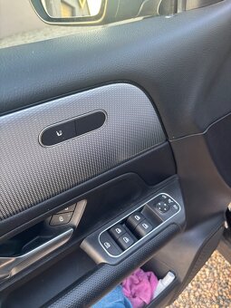 Mercedes-Benz GLB 200D 4Matic - 11