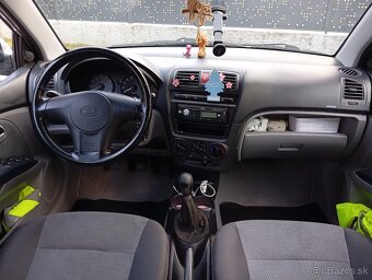 Kia Picanto 1.1 benzín 48kw rok 2004 - 11