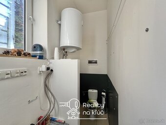 Na prenájom kadernícke kreslo na Ul. M.R. Štefánika v NZ - 11
