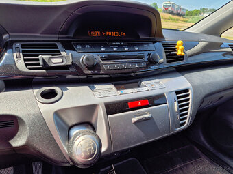Honda FR-V - 11