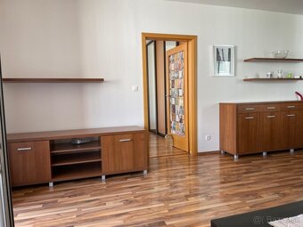 Prenájom moderného 2-izbového bytu v Ružinove - 11