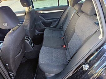 Škoda Octavia Combi 1.6 TDI M5 Style Navi DVD R17 LED - 11