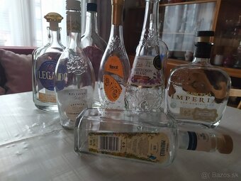 láhve 0,5l s uzávěrem, plucky (placatky) 0,2l - 11