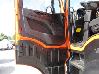 IVECO AS440ST/P LNG - 11