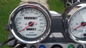 Predám Kawasaki ZR 750/F - 11