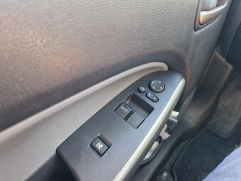 Mazda 2 1.3i - 11
