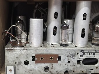 ☆ starožitné elektronkove radio Tesla 3101B - 11