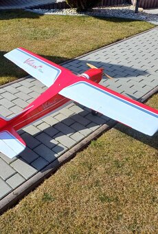 Hangar Valiant 10cc 1.8m - 11