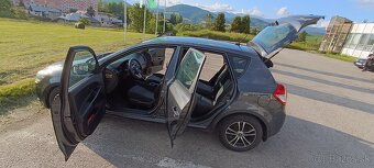 Kia Ceed 1.4 16V DOHC 77kw 2011 - 11