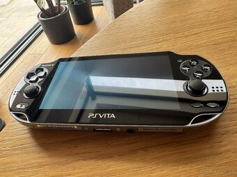 Playstation Vita 1000 OLED CIB - 11