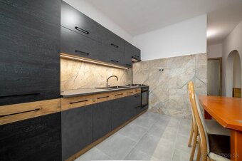 4-izbový byt po rekonštrukcii – Pekinská ul., 80 m² + loggia - 11