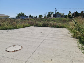 Na predaj dva rožné stavebné pozemky 640 m2, 741 m2 - 11