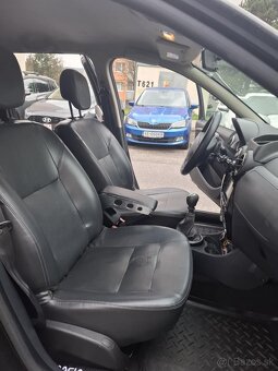 DACIA DUSTER 1,5dci 110 4x4 - 11