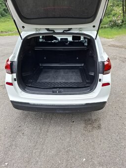 Hyundai i30 combi 1.6 crdi - 11