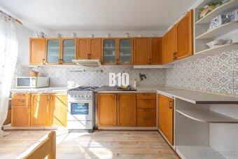 PREROBTE SI PODĽA SEBA TENTO DVOJGENERAČNÝ DOM V TICHOM PROS - 11