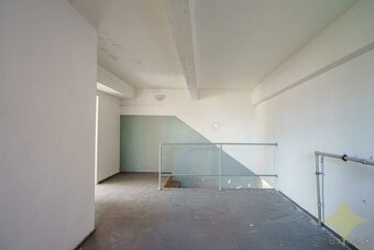 Ponúkam na predaj výrobno - skladové priestory Partizánske - 11