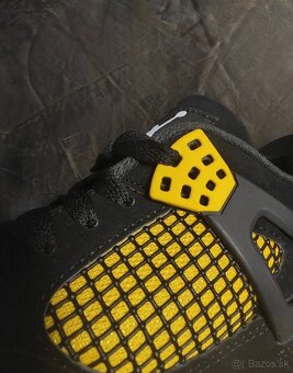 Jordan RETRO 4 Yellow - 11