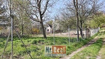 Pozemok 702 m2 v atraktívnej lokalite nad Račou - 11