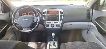 Kia ceed 1,6 benzín r.v. 4/2007 AUTOMAT - 11