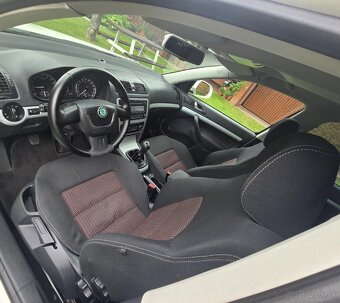 ŠKODA OCTÁVIA 2.0TDI CR SPORT EDITION - 11