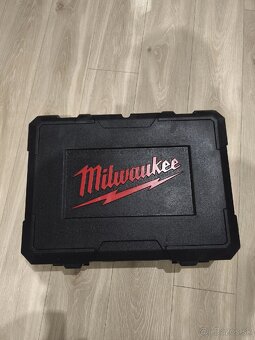 Predam original kufre Milwaukee 10€ ks - 11