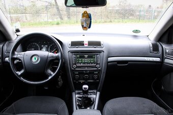 Škoda Octavia Combi 2.0 TDI Ambiente MAX - 11