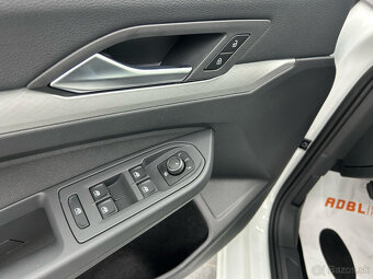 Volkswagen Golf LIVE LED TOP NOVÉ AUTO - 11