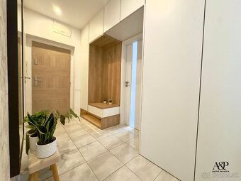 NA PREDAJ 2 IZB. BYT S BALKÓNOM, 51M2, KALINČIAKOVA UL., SEN - 11