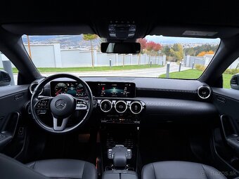 2021 Mercedes CLA 180 benzín - 11