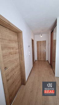 VEĽKÝ 2 izb. BYT, loggia + PARKOVACIE STÁTIE - 5,5 ročná NOV - 11