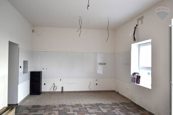 Predaj komerčného priestoru v centre mesta Veľký Meder - 11