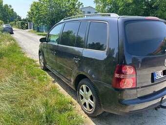 Volkswagen Touran 2.0 tdi DSG - 11