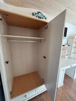 Predám Kvalitný nábytok Flora Cílek - 11