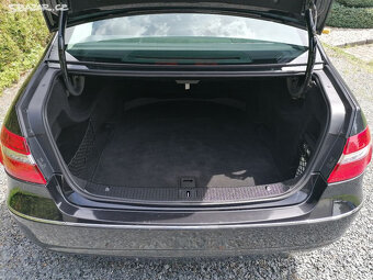 Mercedes-Benz E250 CDI Avantgarde - 11