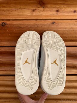 Jordan 4 Retro Metallic Gold - 11