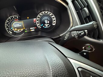 Ford S-Max - 11