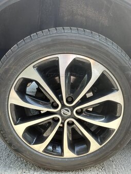 Nissan Qashqai 2.0 dci tekna 4x4 a/t - 11