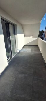 IBA U NÁS Čerstvo kolaudovaný odinný dom s 2 bytovými jedno - 11