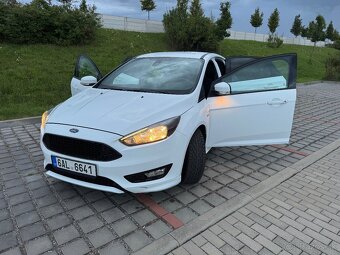 Ford Focus 1.5 EcoBoost ST-Line - 11