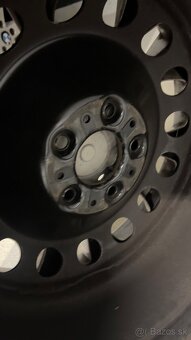 Komplet zimné kolesá 225/50R17 runflat vrátane krytov - 11