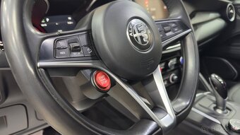 Alfa Romeo Stelvio 2.2 A/T - 11