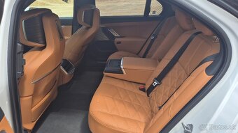 BMW rad 7 740d mHEV xDrive A/T v záruke - 11