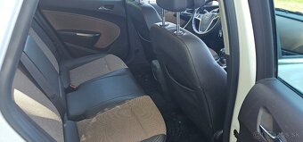 Opel astra ST 2.0 Cdti 121 kW  kombi - 11