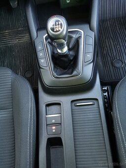 Ford Focus Combi 2020 - 11