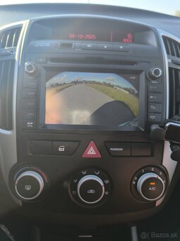 Kia ceed r.v. 2011, 1.4 benzín , 141 tis. Km - 11