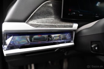 BMW M760e xDrive A/T Na prenájom - 11